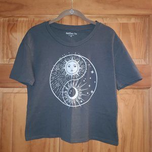 Rebellious One Gray Sun Graphic Cropped Short Sleeve T Shirt